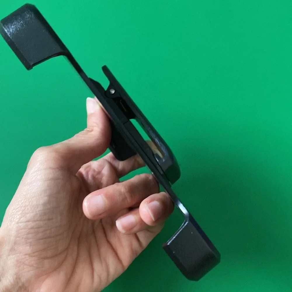 iPhone 6 black holster clip